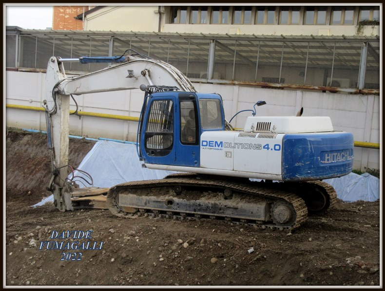 Fiat Hitachi EX285 AT Top Taglio 001.jpg