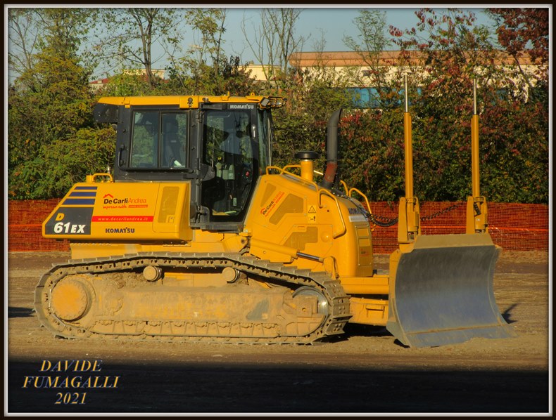 Komatsu D61EX De Carli 002.jpg