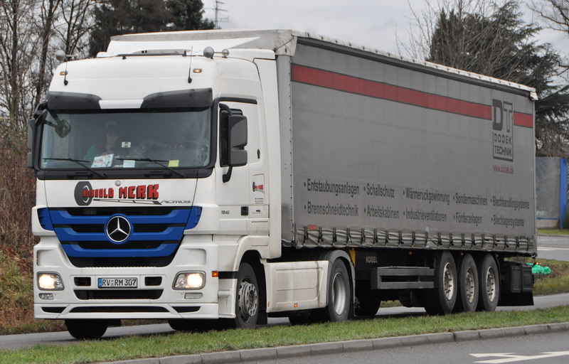 D90_32924.jpg