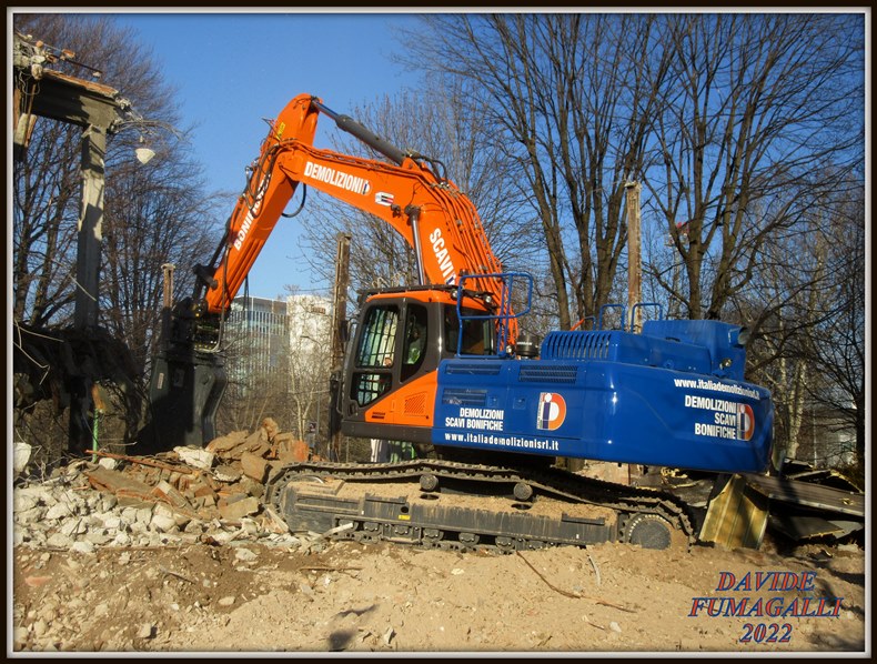 Doosan DX380-7 Italia Demolizioni (3).jpg