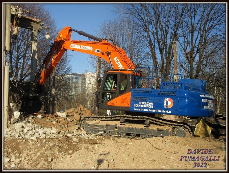 Doosan DX380-7 Italia Demolizioni (4).jpg