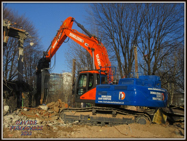 Doosan DX380-7 Italia Demolizioni (5).jpg