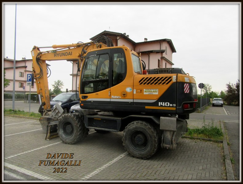 Hyundai 140W-9 Romanesi 002.jpg