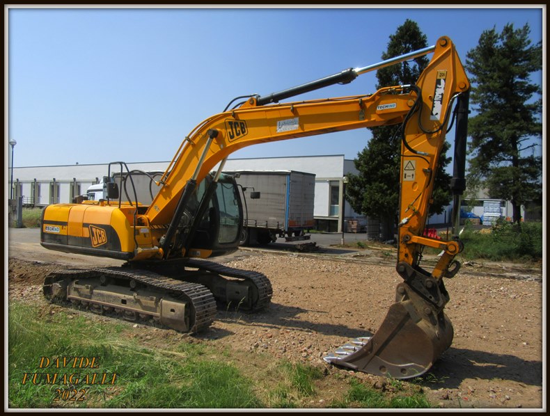 JCB JS235HD Ca.Be.Fo. 002.jpg