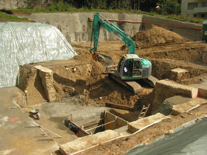 Kobelco Sk135 (1).jpg