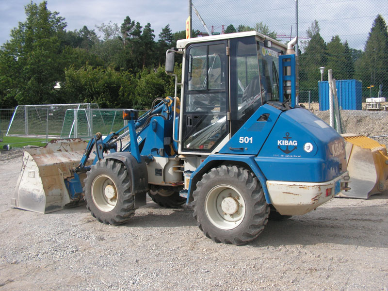 Cat 906 (1).jpg