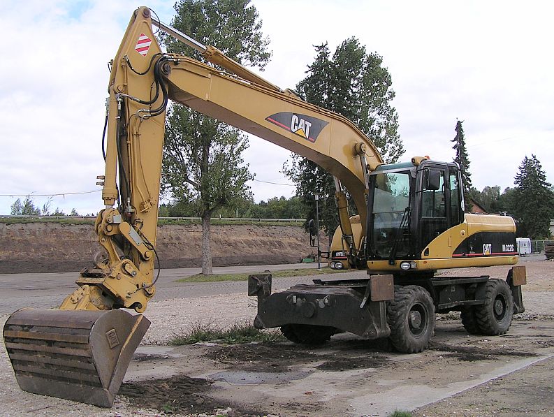 M322C-3.jpg