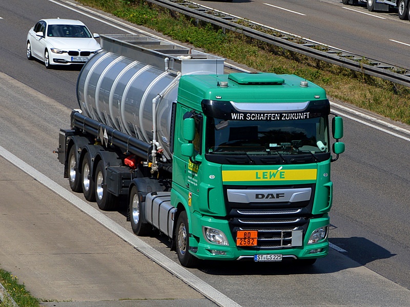 LEWE, ST-LS 225 0145.jpg