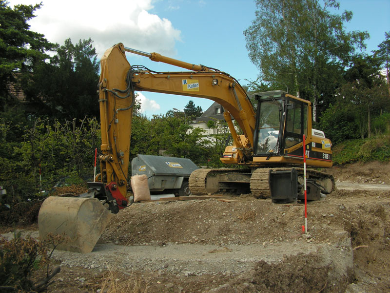 Cat 318B L (2).jpg