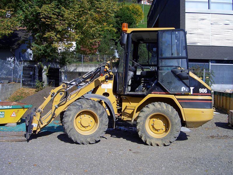 CAT 906.2.jpg