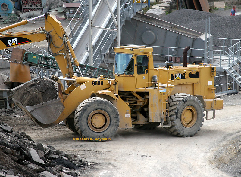 Cat_988B_2.jpg