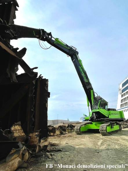 Liebherr 974 Monaci_2.jpg