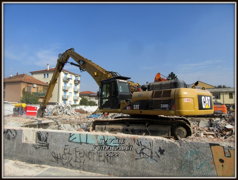 Caterpillar 330D UHD Seprio (2).jpg