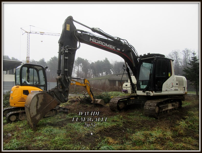 Hidromek HMK140LC Coestra 001.jpg