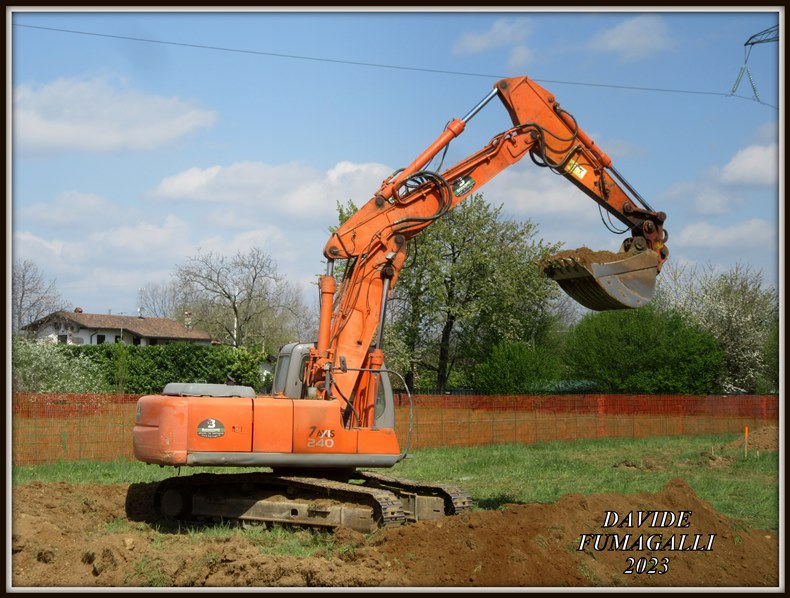 Hitachi Zaxis 240N Baronchelli 005.jpg