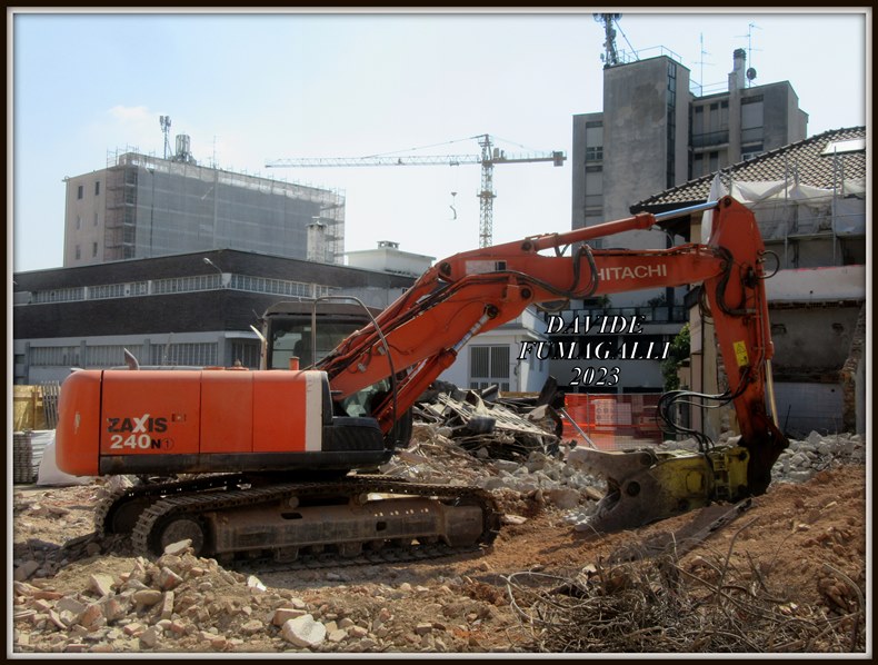 Hitachi Zaxis 240N-3 Viscavi 002.jpg