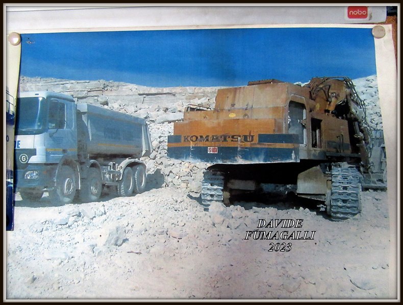 Komatsu PC650-3 FS 002.jpg