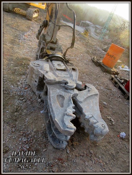 Liebherr R924C Effe Ambiente (3).jpg