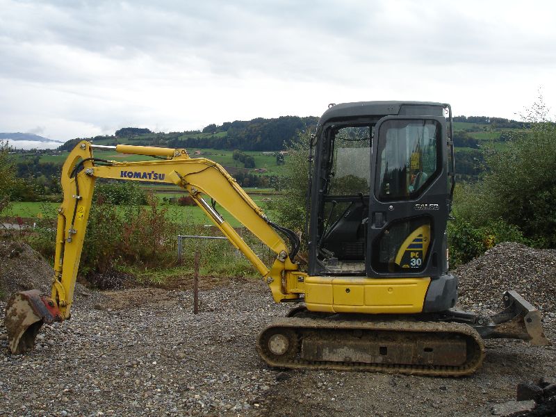 Komatsu PC 30 (2).jpg