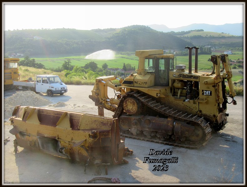 Caterpillar D11N 004.jpg