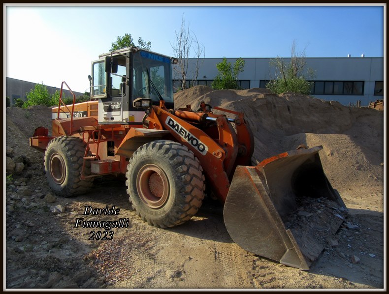 Daewoo Mega 300.jpg
