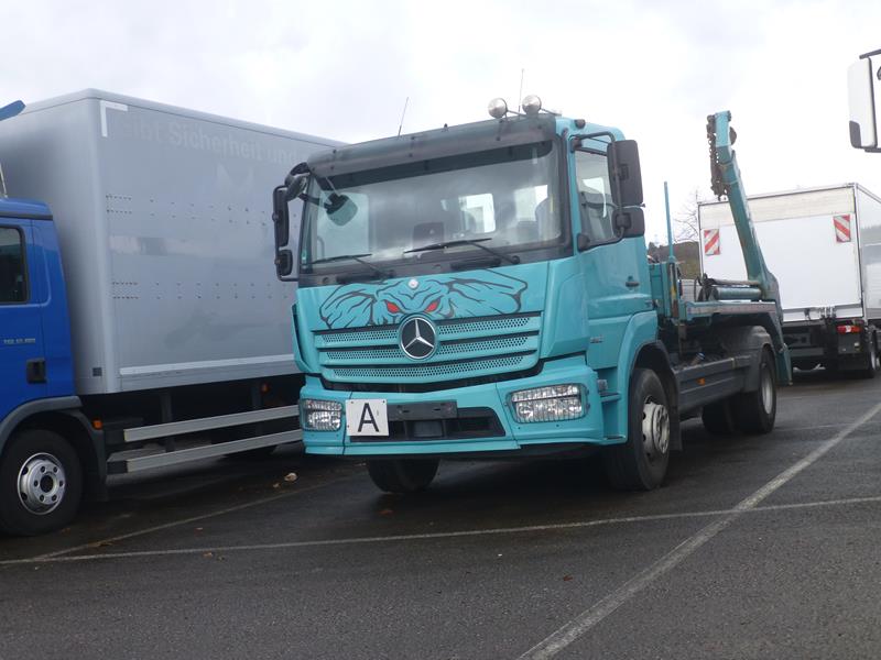 MB Atego 1530 E6 Absetzkipper Elephant 1 (Copy).jpg