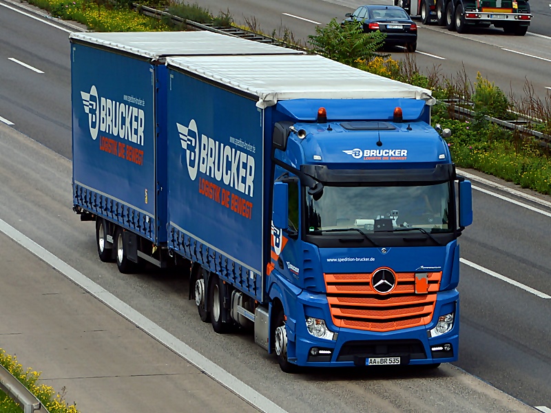 BRUCKER, AA-BR 535 0002.jpg