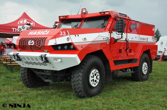  T_815-7_Triton_4x4.1R_CZS_15_S3_AH_03_re
size.jpg