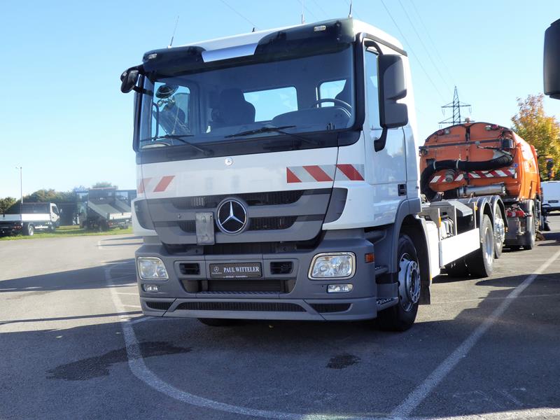 MB Actros 2544 MP3 Abrollkipper Weiss 10 (Copy).jpg