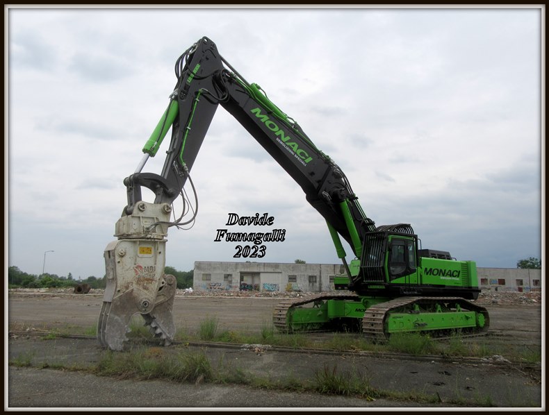 Liebherr 974B Monaci 002.jpg