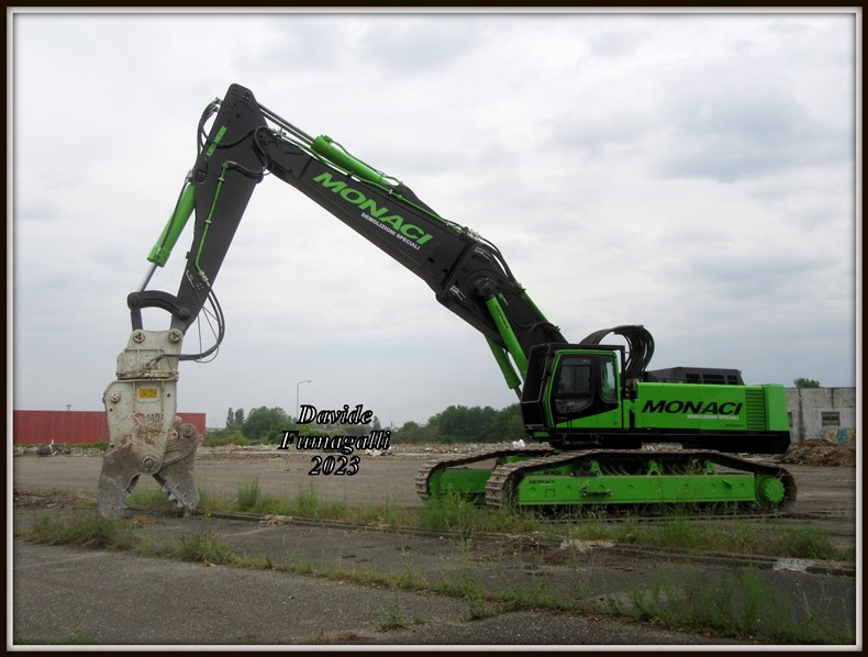 Liebherr 974B Monaci 003.jpg