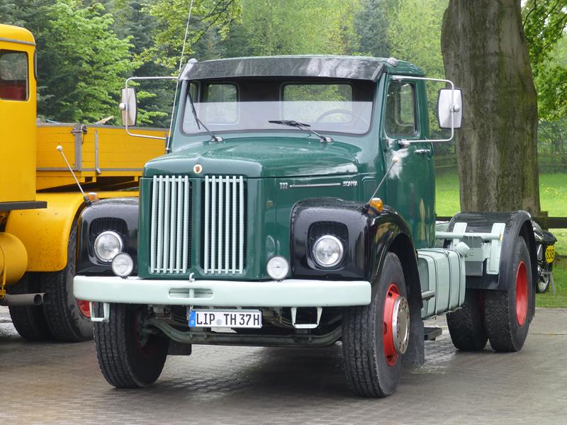 Scania 111 Grün 1 (Copy).jpg