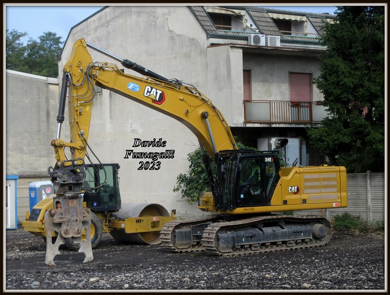 Caterpillar 340 Cozzaglio 004.jpg
