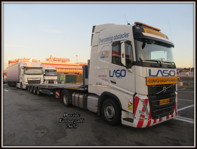 Volvo FH500 Laso Italia 001.jpg