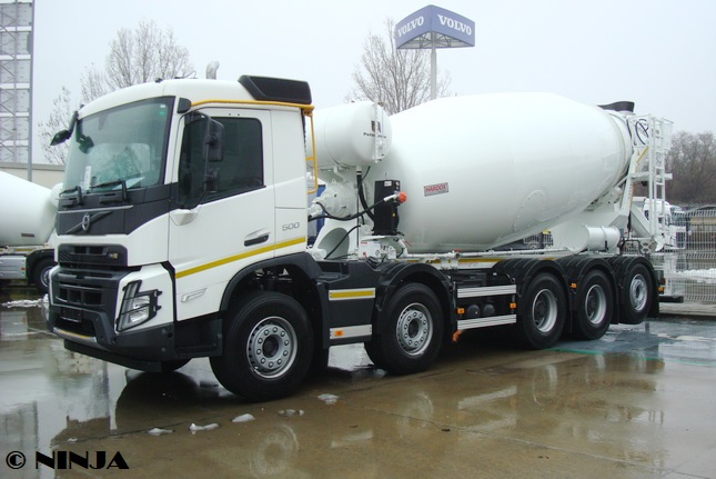 Volvo_FMX500_E6_8x4_Putzmeister_01.jpg