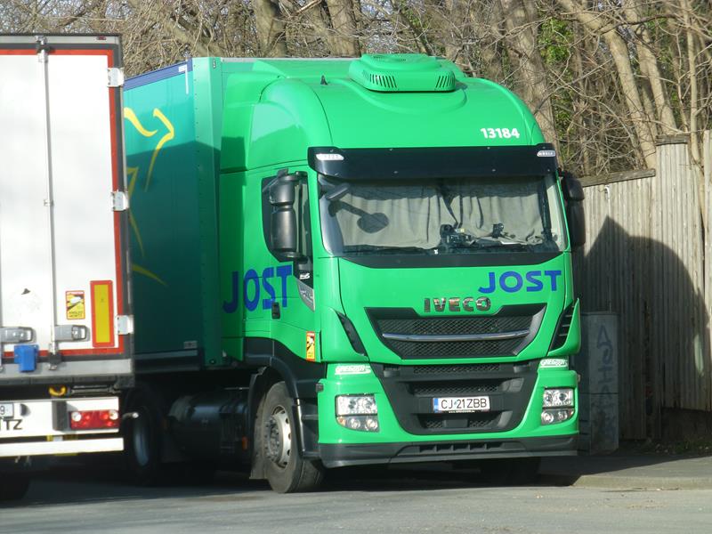 Iveco Stralis Hi-Way 460 NP Jost 2 (Copy).jpg