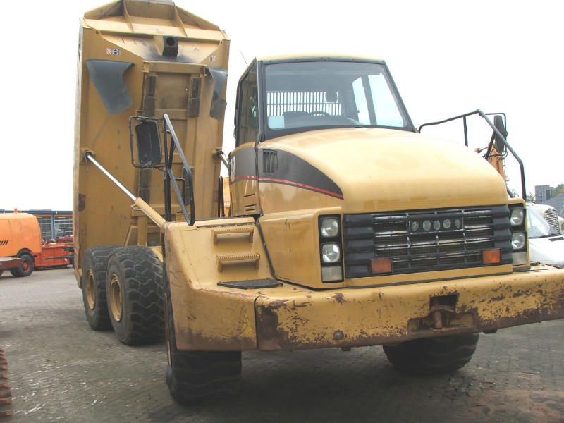 CAT 735 Front DSC00053 (2).jpg