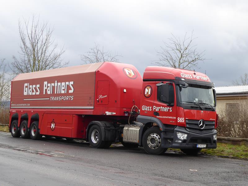 MB Actros 1943 MP4 Glass Partners 1 (Copy).jpg