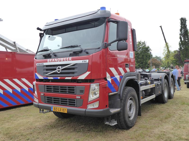 Volvo FM 330 Brandweer 2 (Copy).jpg