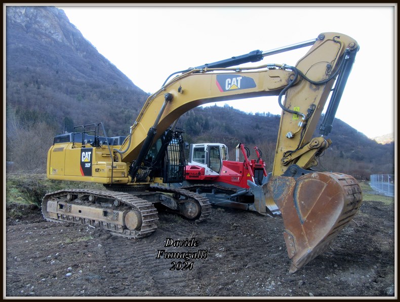 Caterpillar 352F RMi (1).jpg