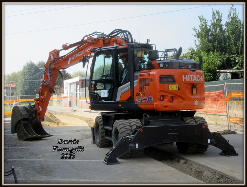 Hitachi Zaxis 135W-7 Eurocondotte (1).jpg