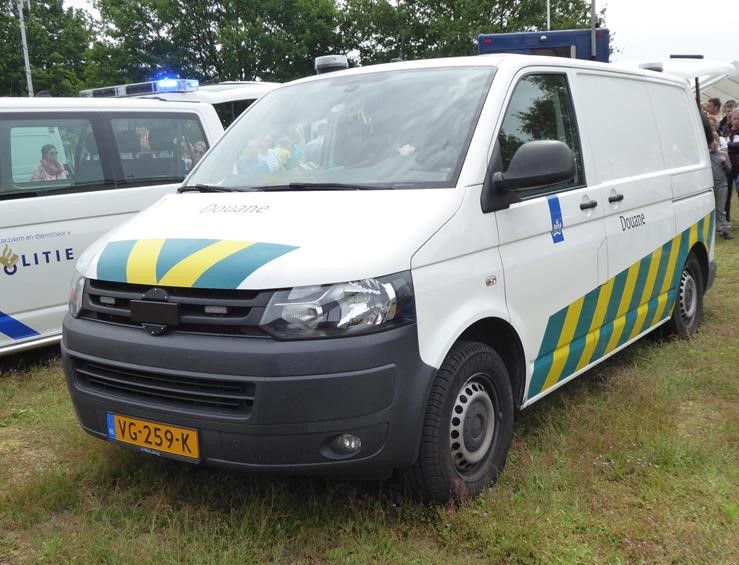 VW T5 Transporter Douane 1 (Copy).jpg