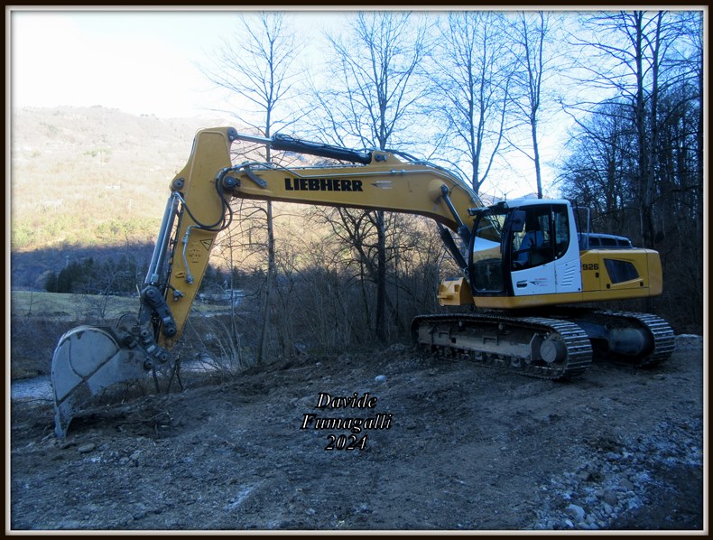 Liebherr R926 Locatelli (1).jpg