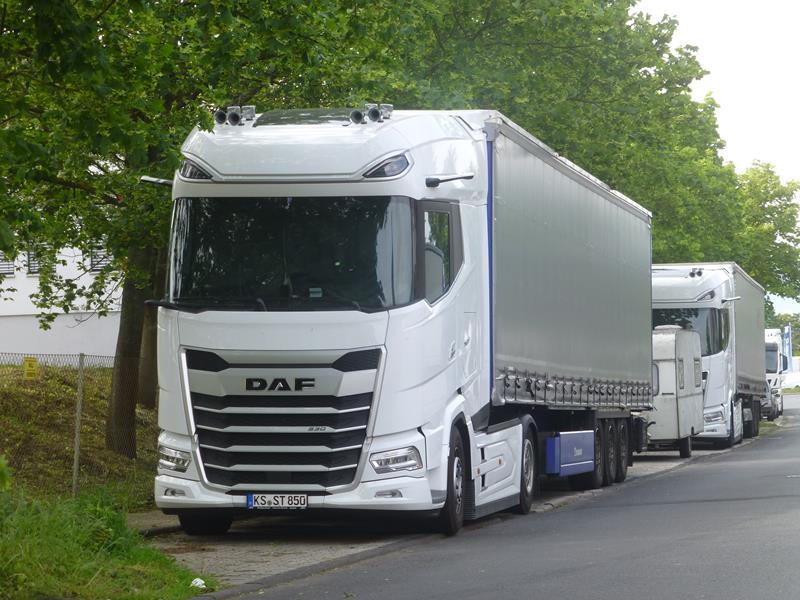 New DAF XG+ 530 SZM Weiss 10 (Copy).jpg