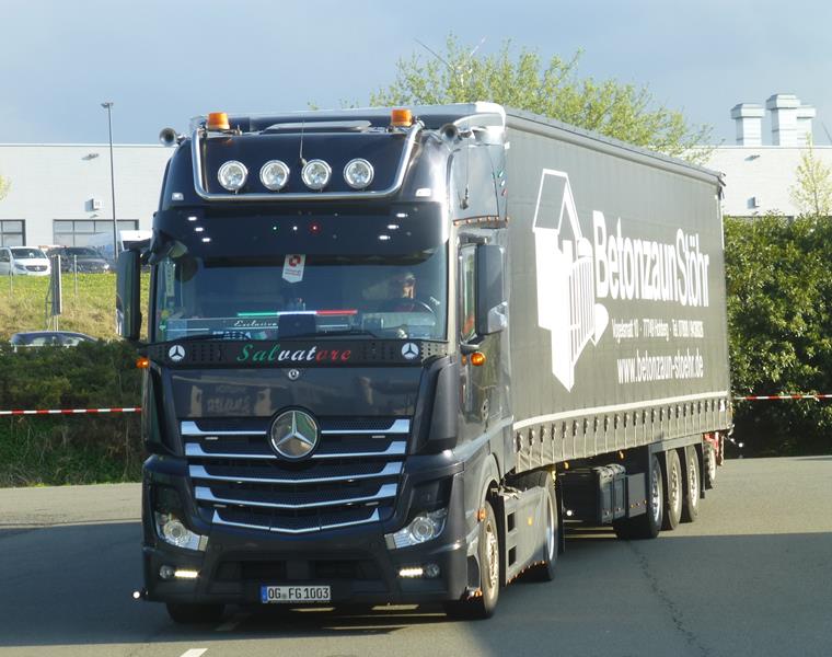 MB Actros 1848 MP4 Betonzaun Stöhr 2 (Copy).jpg