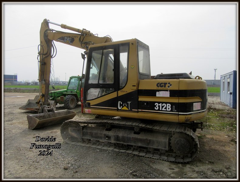 Caterpillar 312B L 005.jpg