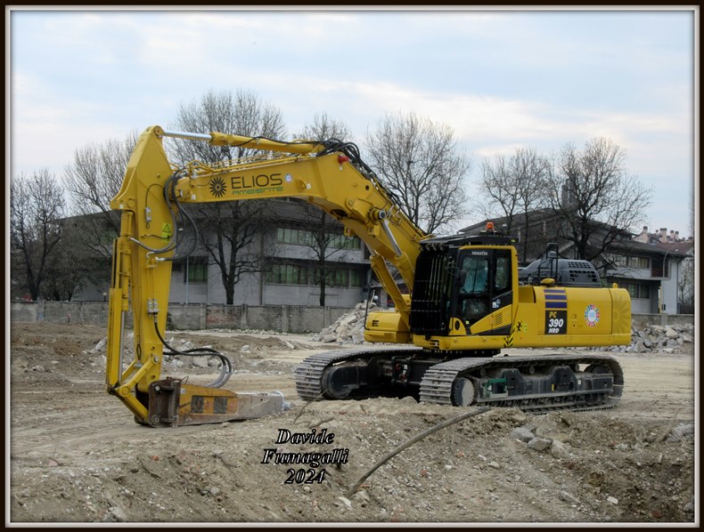 Komatsu PC390HRD Elios.jpg