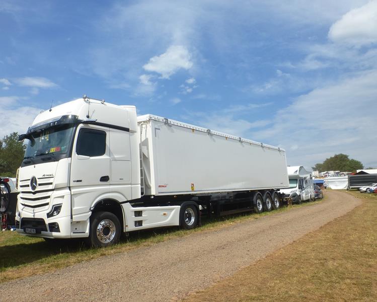 New MB Actros L 1853 MP5 Freiburg 1 (Copy).jpg