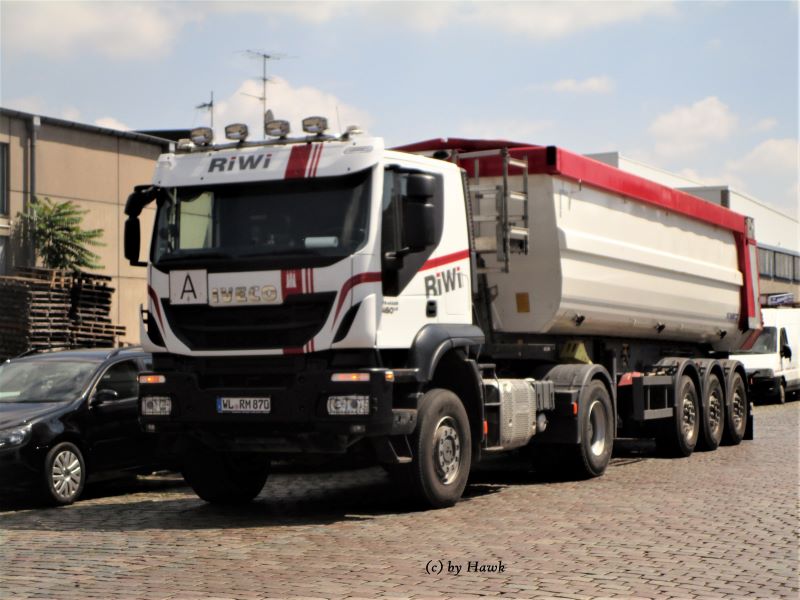 Iveco Traker 190 T 45 Hi-Land - Riwix.jpg