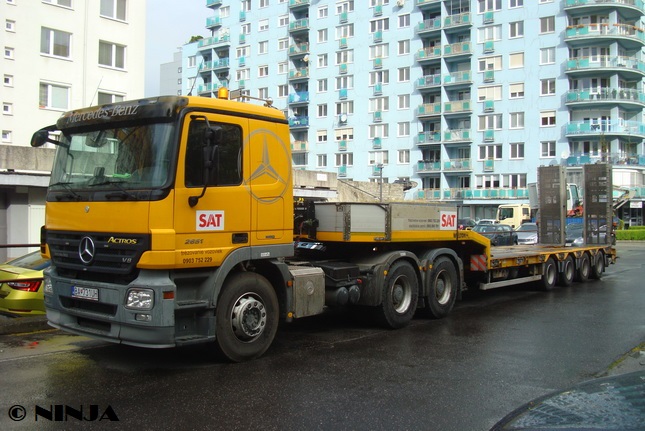 MB_Actros_2651_6x4_NT_01.jpg